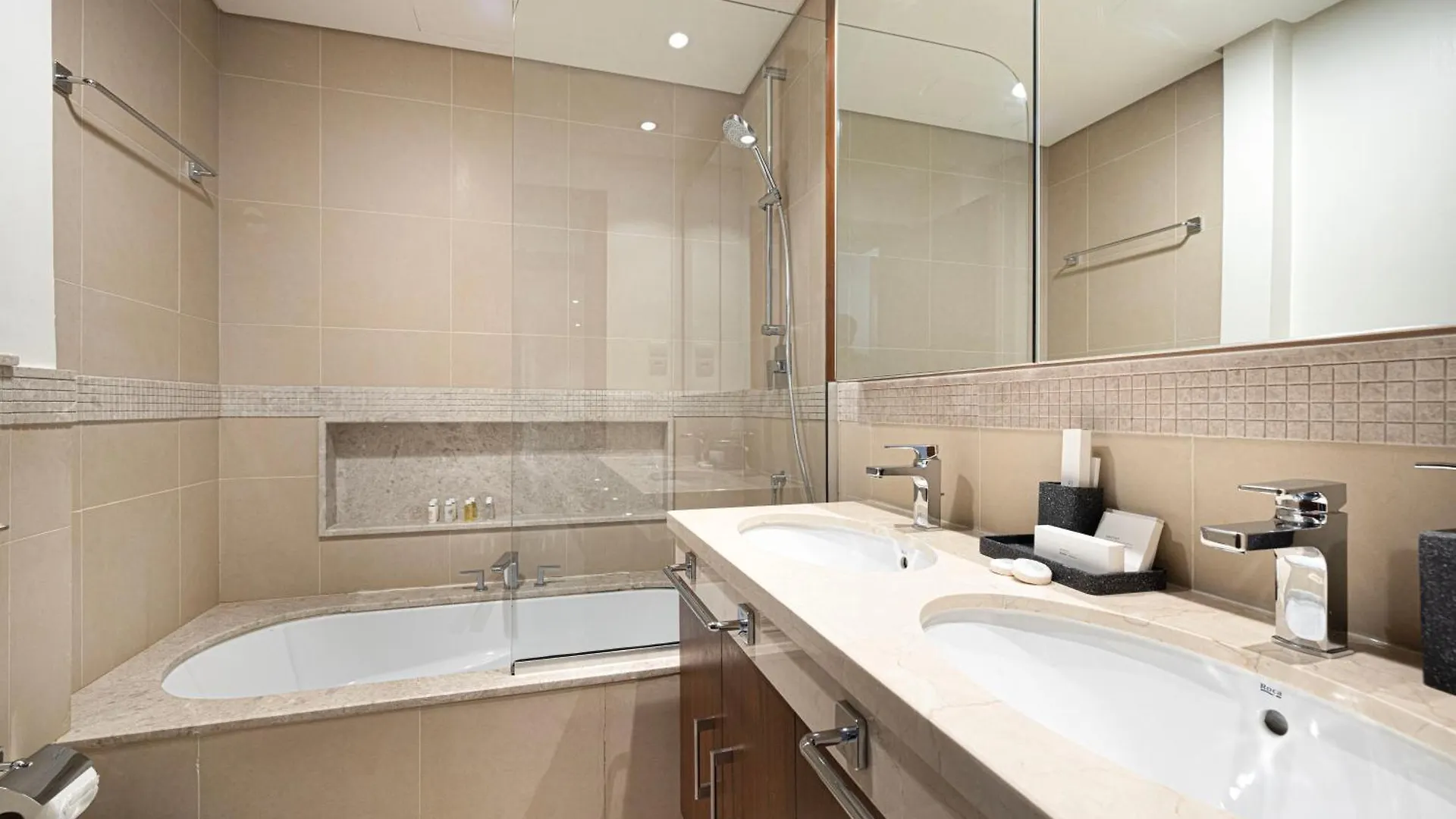 Grand 3B Burj View Ps5 Apartment Dubai