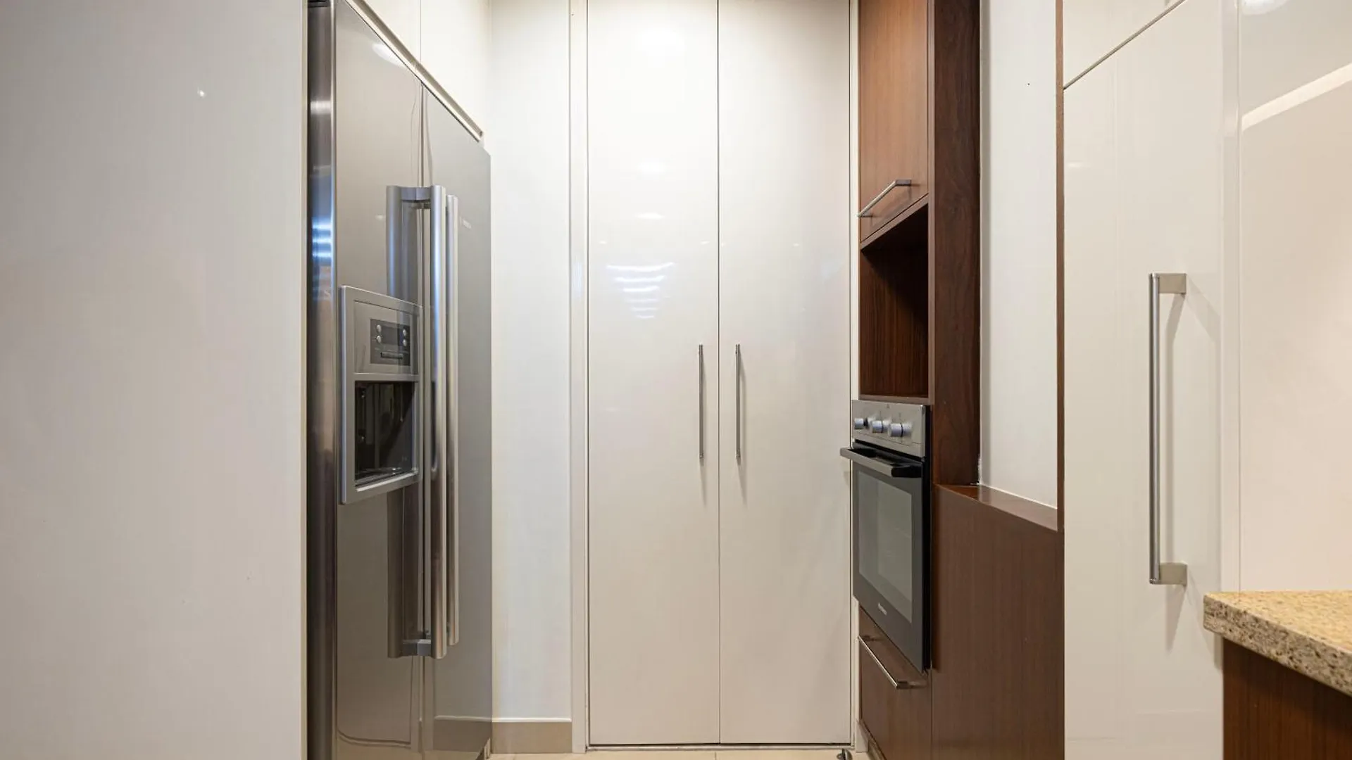 Grand 3B Burj View Ps5 Apartment Dubai