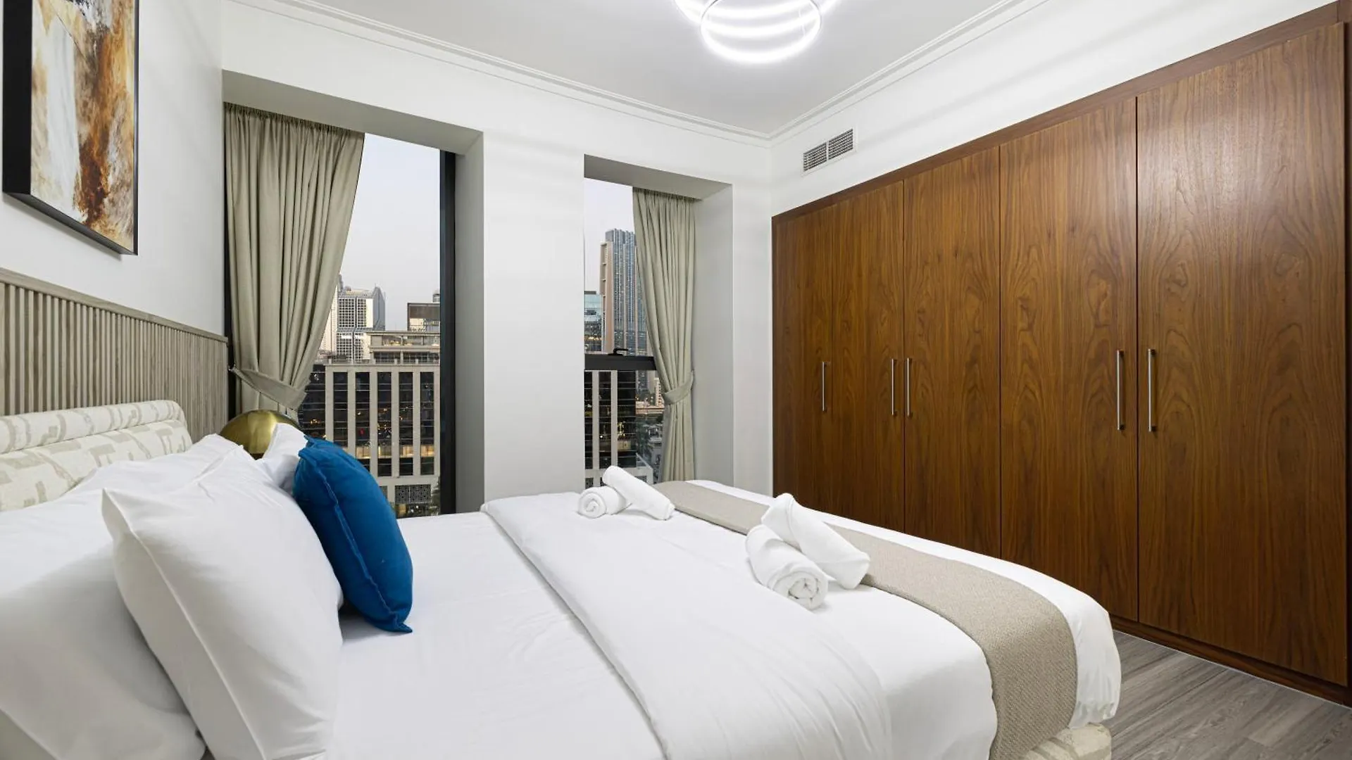Grand 3B Burj View Ps5 Apartment Dubai
